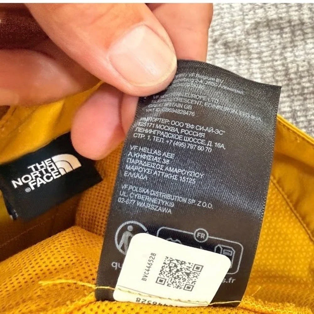 The North Face Mens Hiking Shorts Yellow Size 36X9 Technical Trail Cargo Shorts